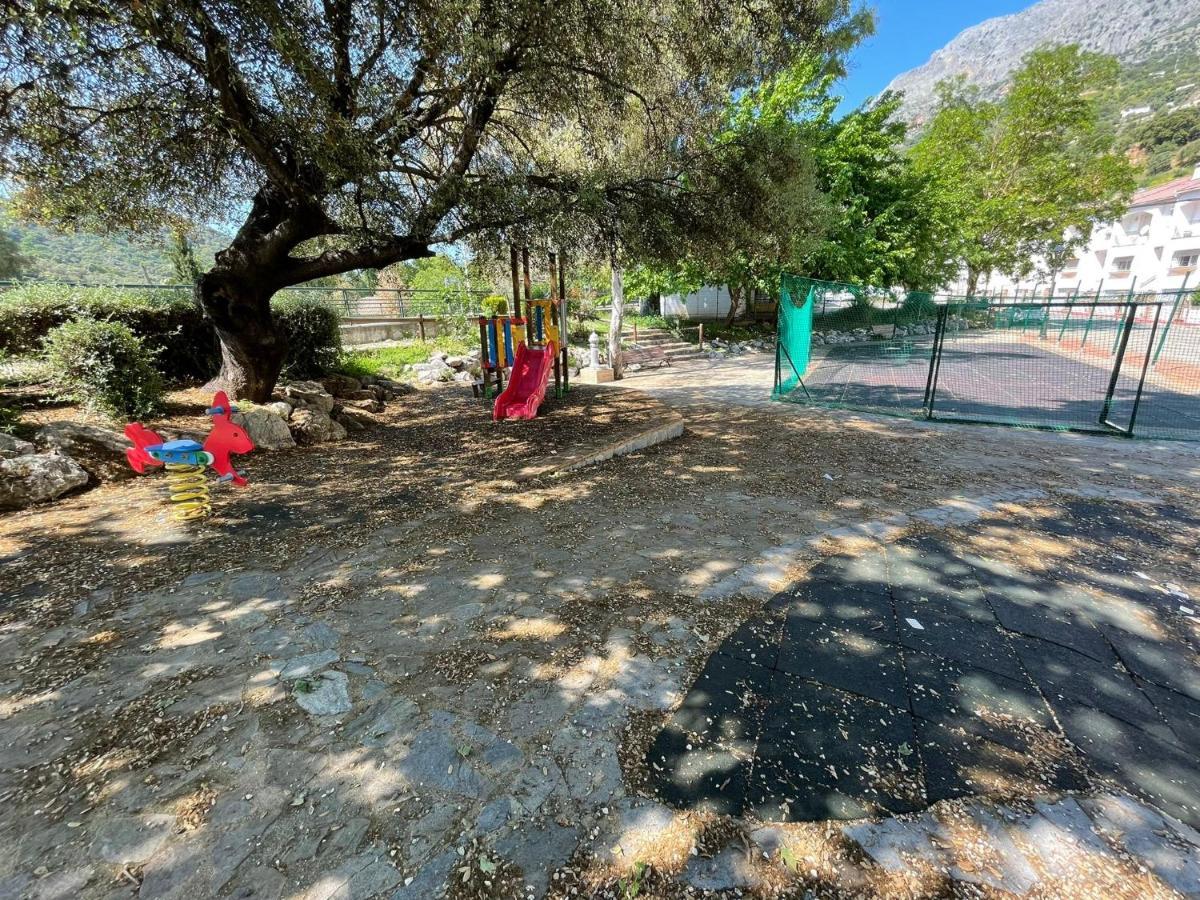 Casa Lucia Y Clara Holiday home Benaojan